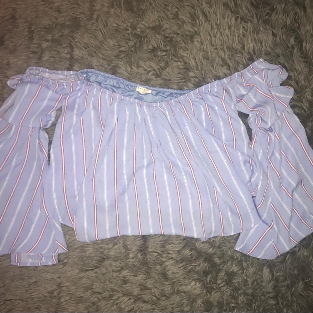 Bell sleeved slight crop top. Worn once!